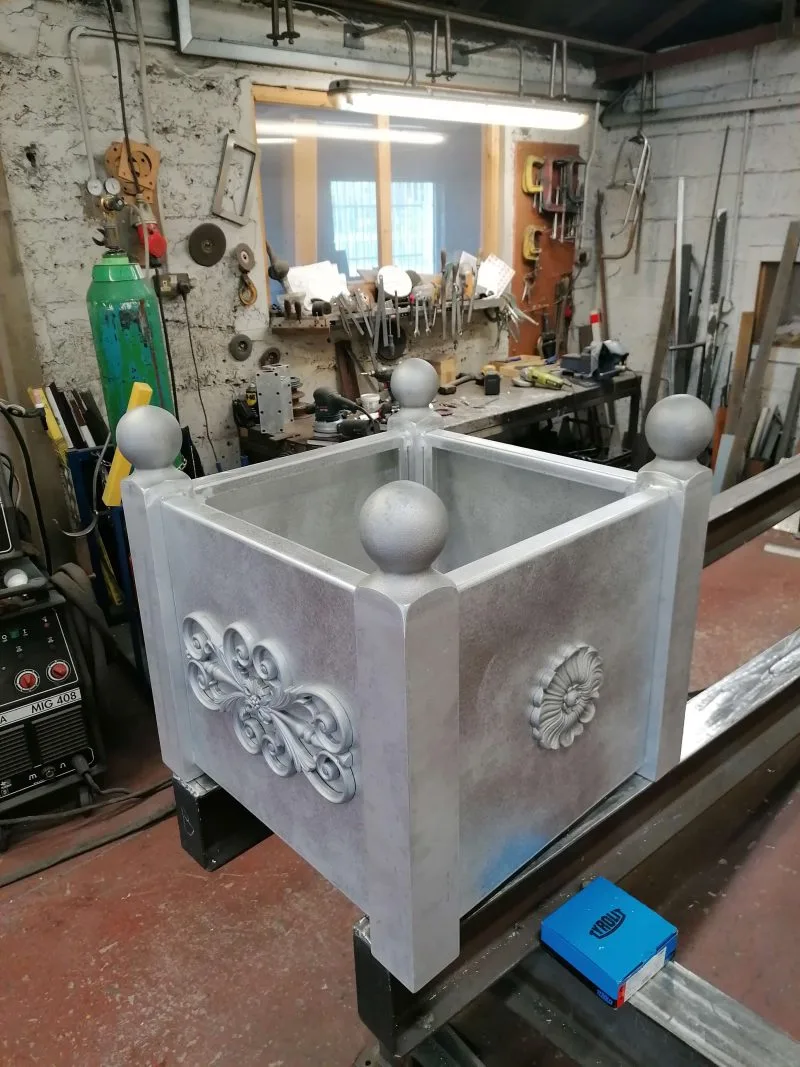 Custom outdoor aluminium planter box